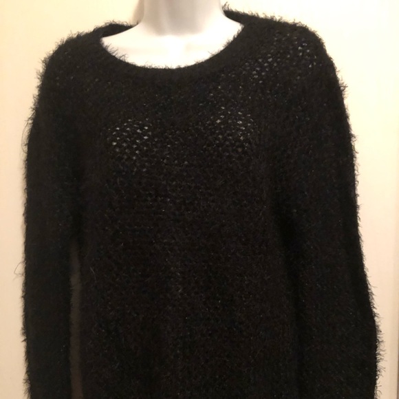 🇨🇦Medium Black Sparkly Sweater - Picture 4 of 12